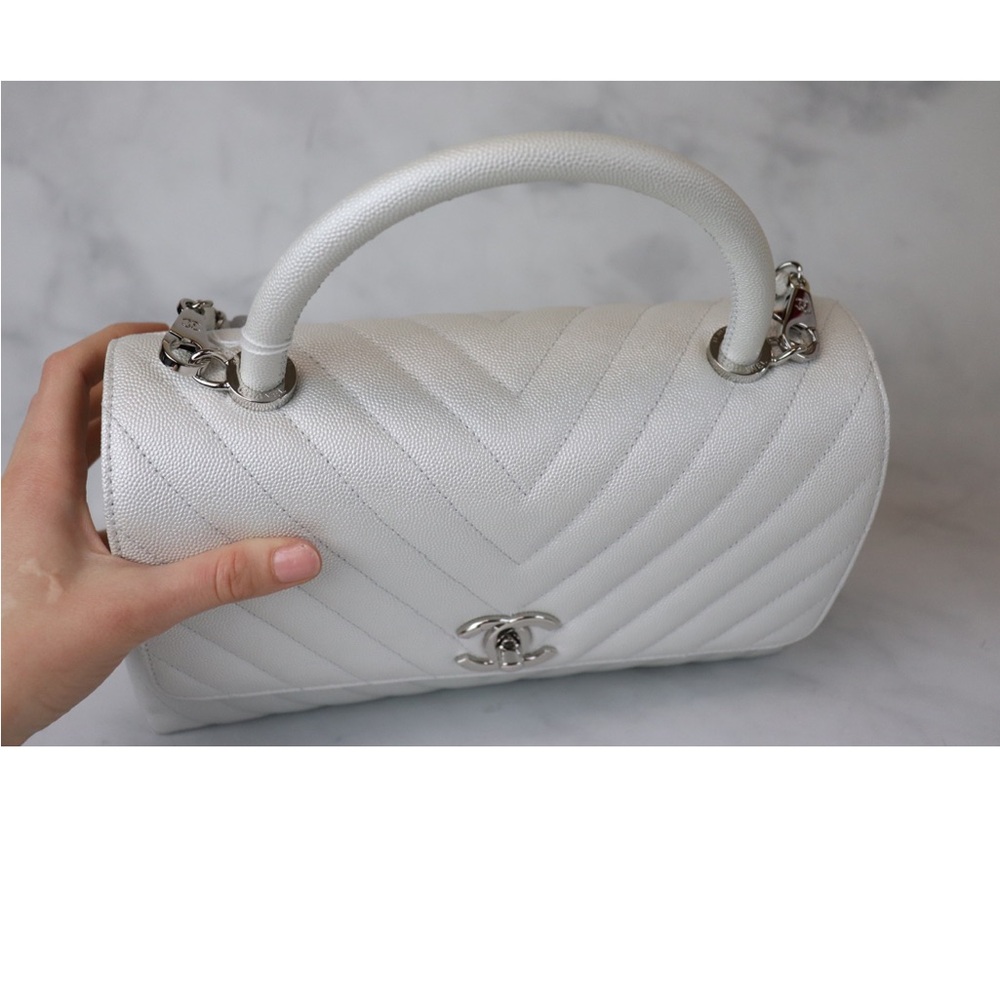 ππ LIKE NEW CHANEL Coco Handle Small Pearly White Caviar Leather SHW ππ - Picture 7 of 9
